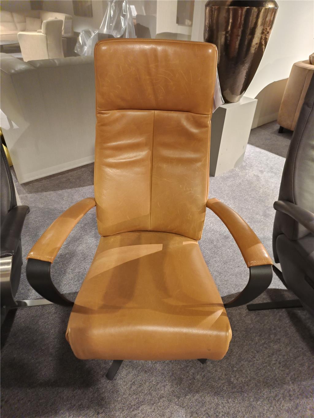 Timon HE elec. Draaifauteuil Maat M